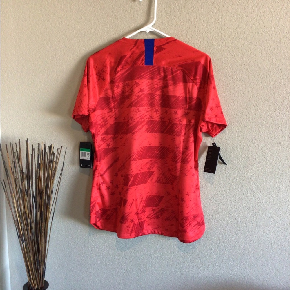 Nike USA women’s soccer Jersey exclusive product. - Picture 4 of 7